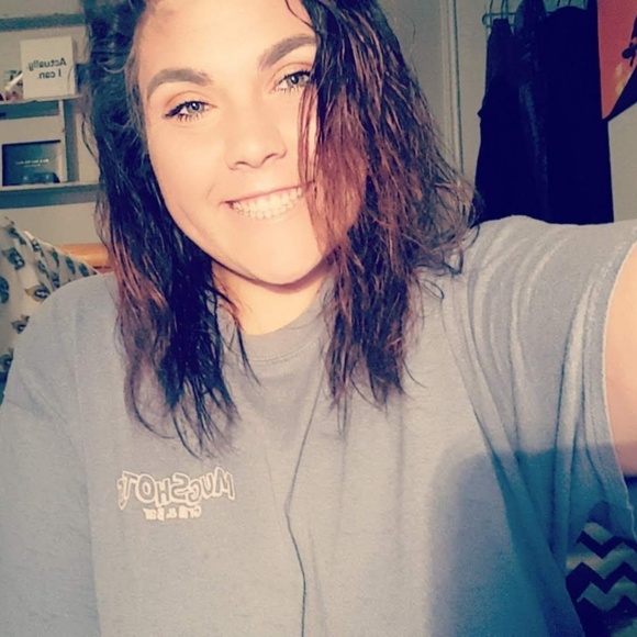 Meet your Posher, Brooke - Picture 1 of 1